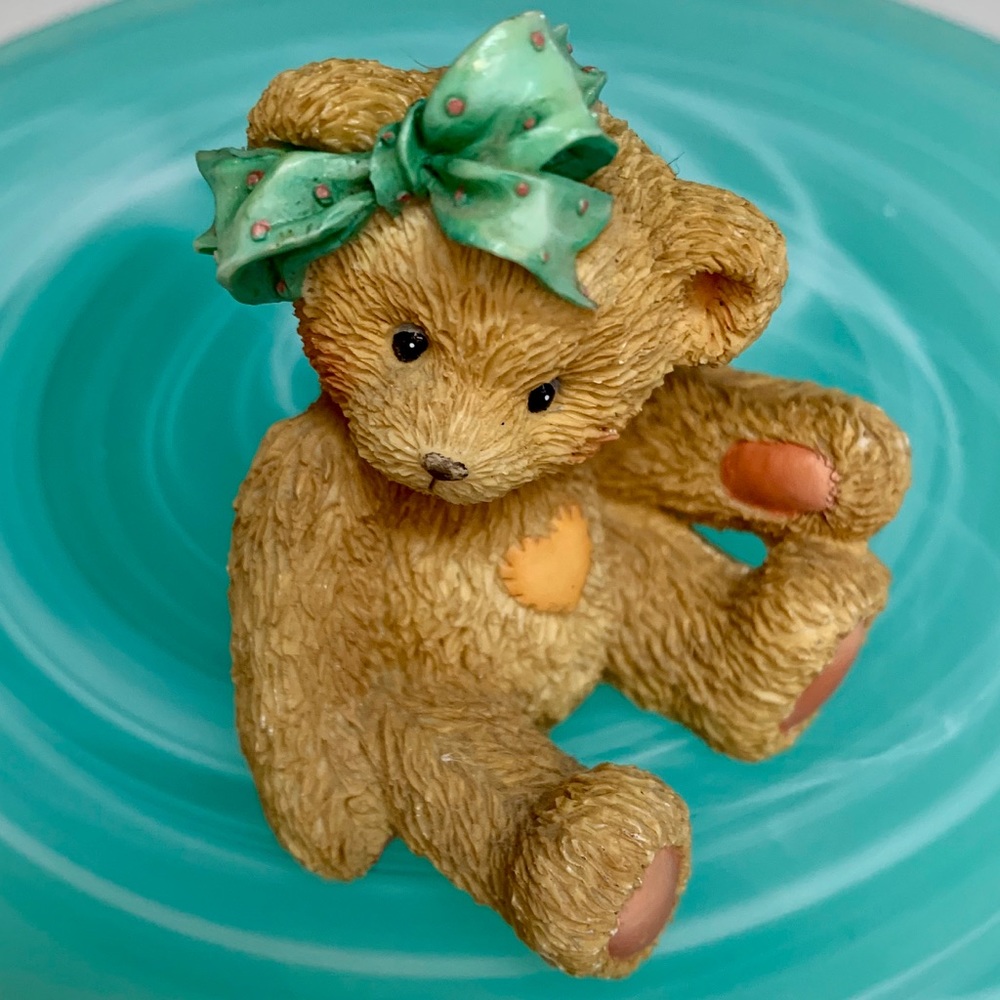 CHERISHED TEDDIES “HUGS & KISSES” JACKI BEAR